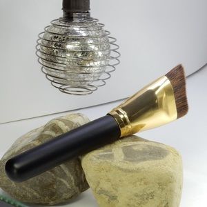 Contour and highlight curve brush
